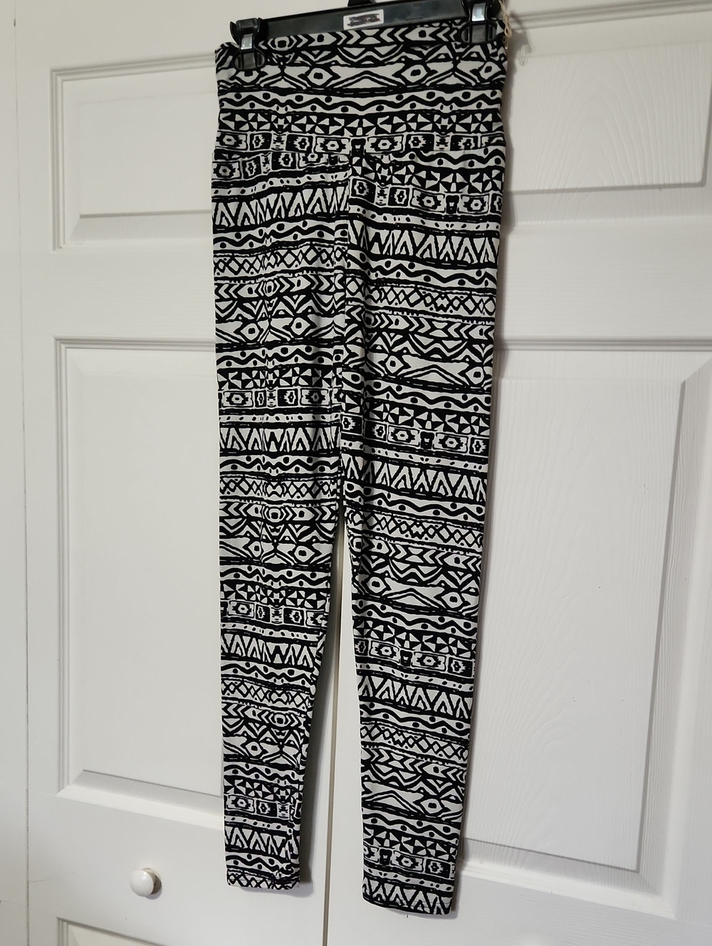 shosho Black & White Tribal Print Leggings
